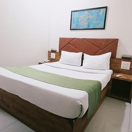 Hotel Comfort- Andheri West Mumbai Exterior foto
