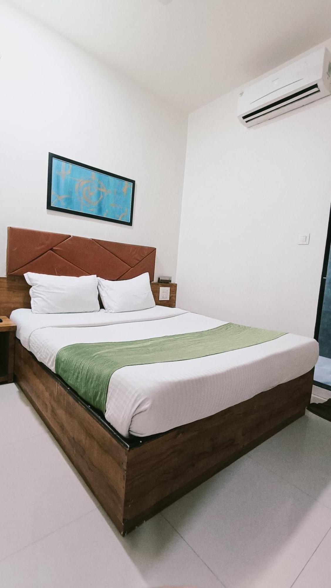 Hotel Comfort- Andheri West Mumbai Exterior foto
